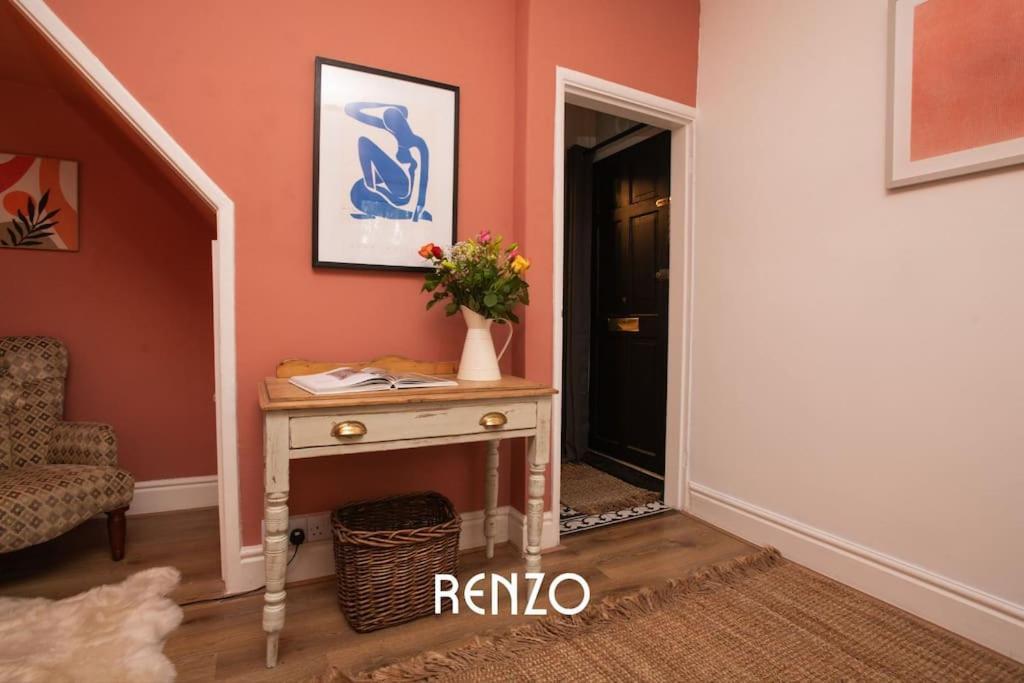 Inviting 3-Bed Home In Lincoln By Renzo, Stunning Design, Close To Lincoln Cathedral! エクステリア 写真