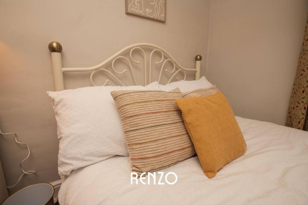 Inviting 3-Bed Home In Lincoln By Renzo, Stunning Design, Close To Lincoln Cathedral! エクステリア 写真