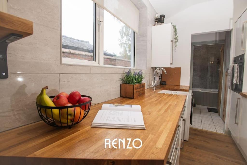 Inviting 3-Bed Home In Lincoln By Renzo, Stunning Design, Close To Lincoln Cathedral! エクステリア 写真