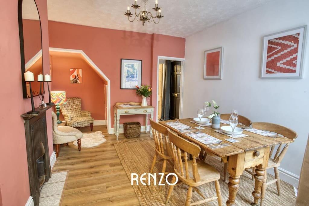 Inviting 3-Bed Home In Lincoln By Renzo, Stunning Design, Close To Lincoln Cathedral! エクステリア 写真